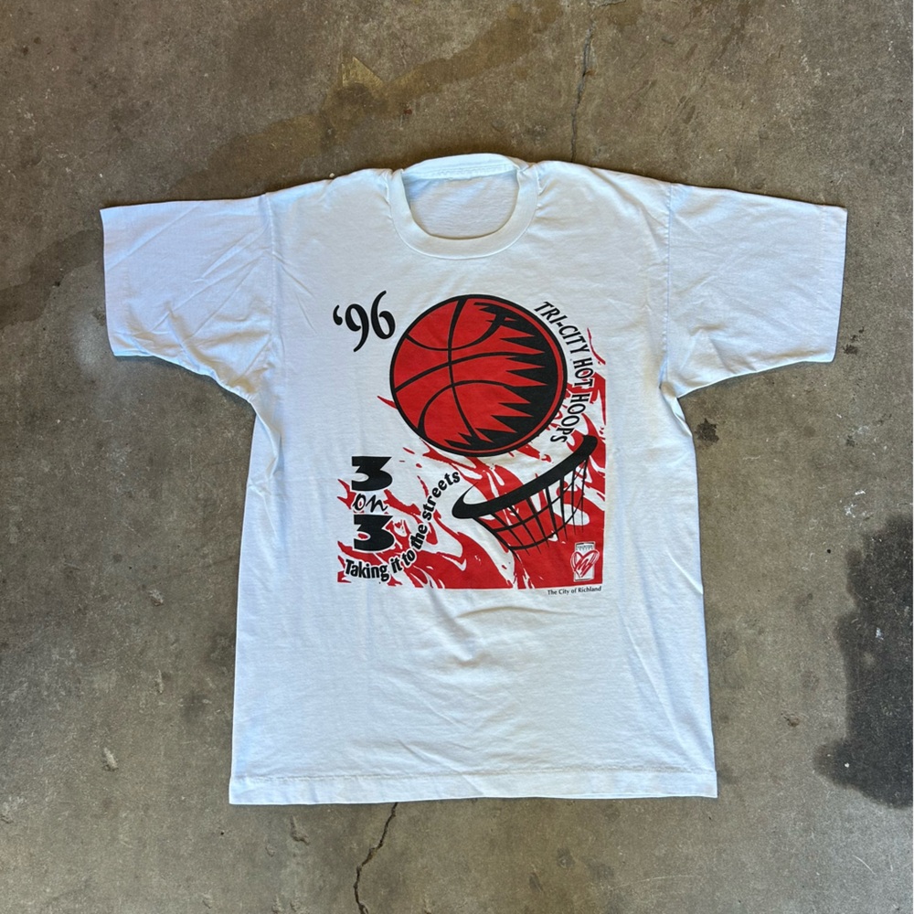 Vintage '96 Basketball Graphic T-Shirt No tag Size Large